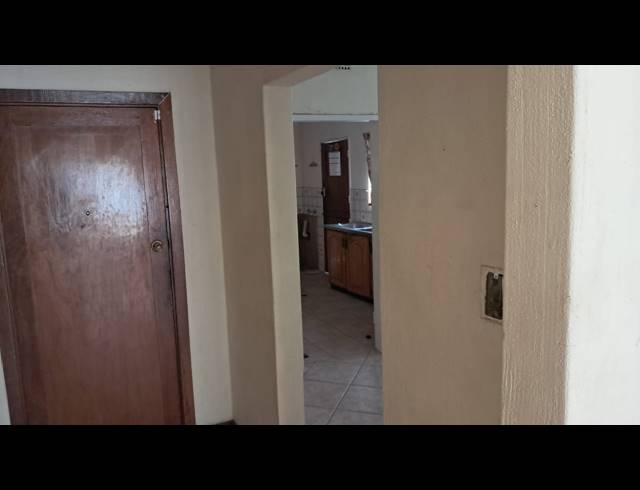 3 BEDROOM FREEHOLD FOR SALE IN CRYSTAL PARK